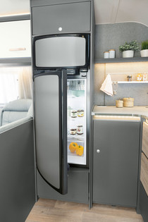 Gran frigorífico con congelador (modelo y capacidad ver datos técnicos)
