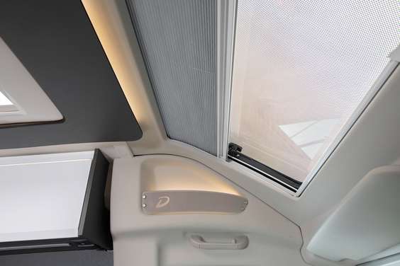 Um panorama diferente. A janela panorâmica de abrir proporciona um ambiente tipo loft com mais luz natural.