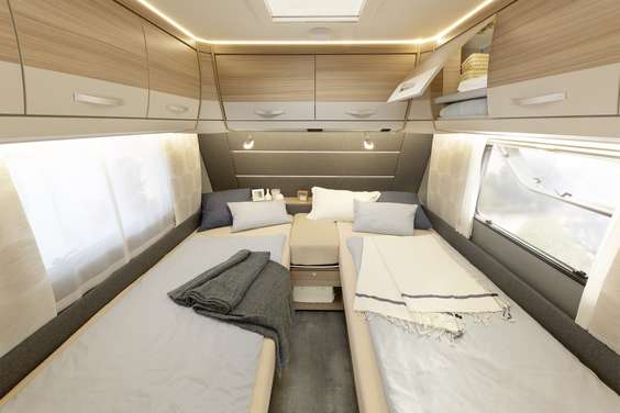 As confortáveis camas de solteiro ​​podem ser transformadas rapidamente em uma cama de casal grande, se desejado (opcional) • 550 ESK | Mount