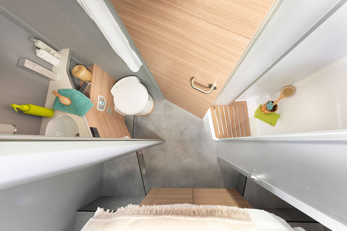 Muito espaço: a casa de banho e a cabina de duche podem ser unidas para formar uma grande casa de banho • T 7052 DBL